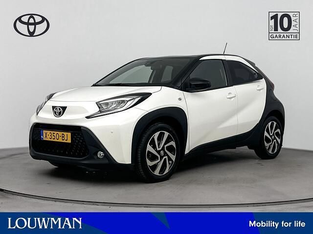 Wit Gebruikt 2023 Toyota Aygo X Pulse SUV | € 21.895 - Afbeelding 1/4