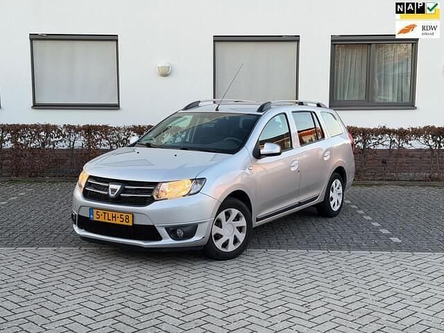 Grijs (metallic) Gebruikt 2014 Dacia Logan MCV Lauréate MPV | € 3.495 (Goede deal) - Afbeelding 1/4