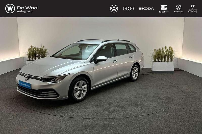 Zilver Gebruikt 2023 VW Golf VIII Life Stationwagen | € 22.695 (Goede deal) - Afbeelding 1/4