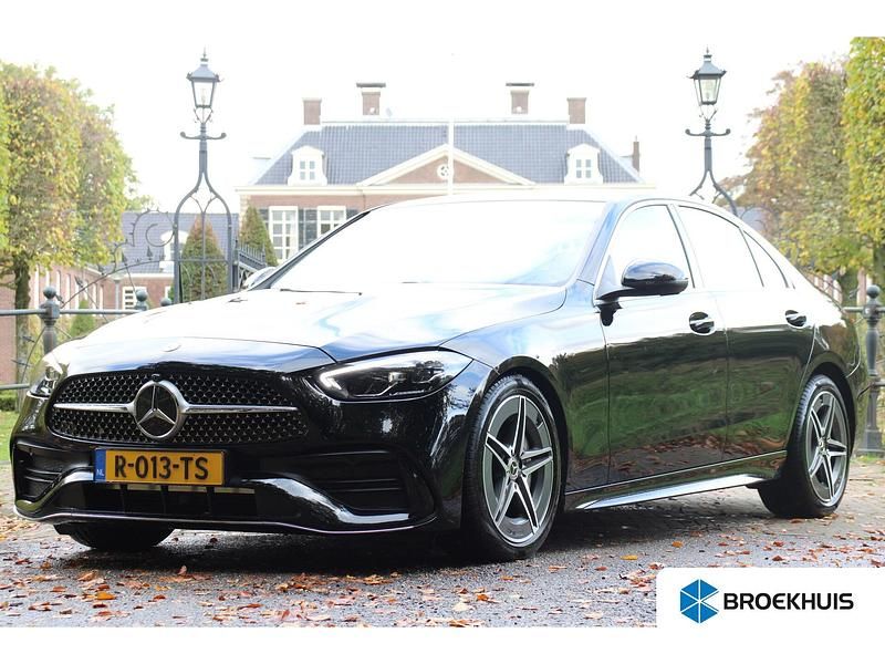 Zwart Gebruikt 2022 Mercedes C180 AMG Sedan | € 42.900 (Goede deal) - Afbeelding 1/4
