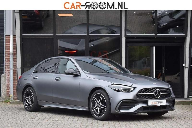 Occasion 2023 Mercedes C300e AMG line Sedan | € 42.950 (Goede deal) - Afbeelding 1/4
