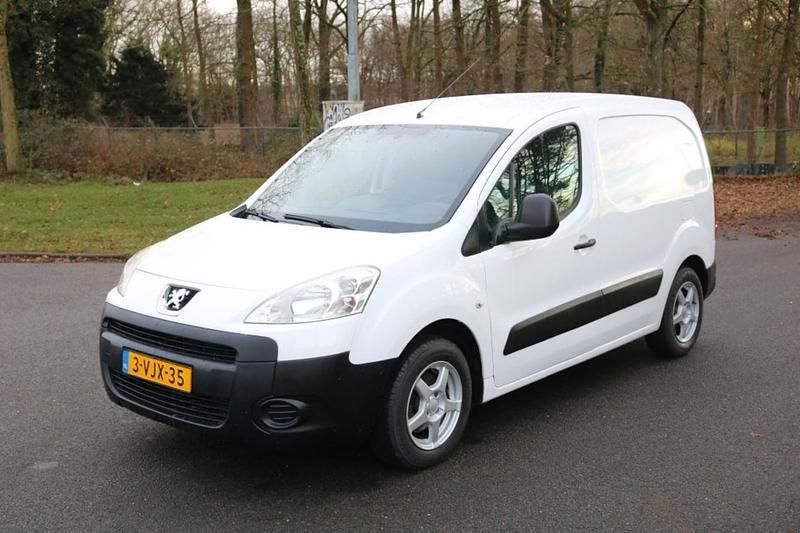 Wit Gebruikt 2011 Peugeot Partner MPV | € 2.895 (Goede deal) - Afbeelding 1/4