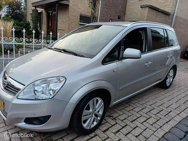 Occasion Opel Zafira Essentia 140 PK (102 kW) 2010 Grijs MPV