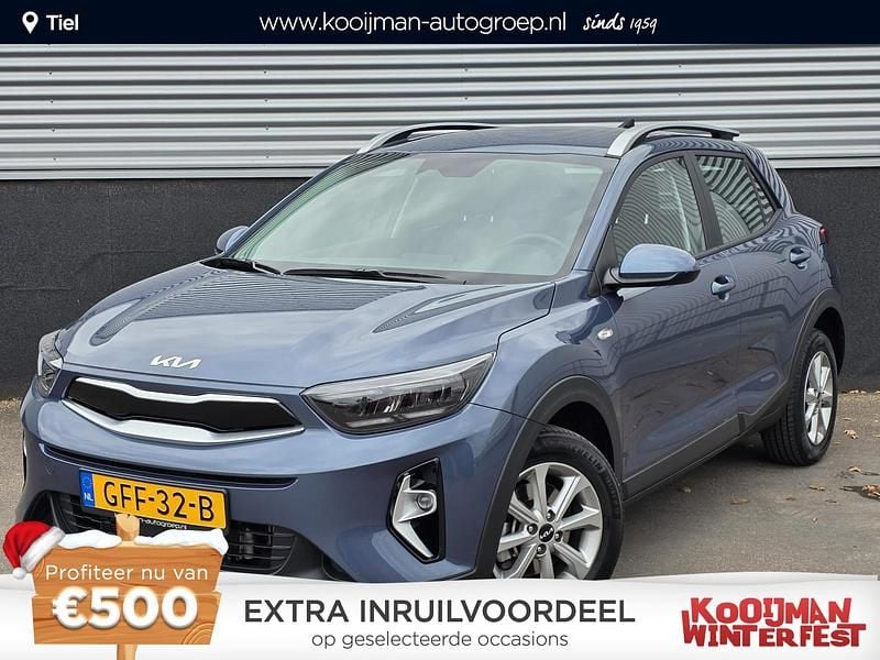 Blauw Gebruikt 2024 Kia Stonic Start SUV | € 22.400 (Eerlijke prijs) - Afbeelding 1/4