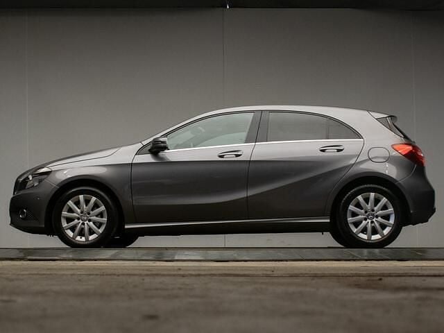 Grijs Gebruikt 2014 Mercedes A180 Ambition Hatchback | € 11.945 (Goede deal) - Afbeelding 1/4