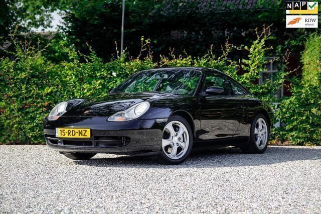 Zwart Gebruikt 2000 Porsche 911 Carrera 4 Coupé | € 34.450 (Iets duurder) - Afbeelding 1/4