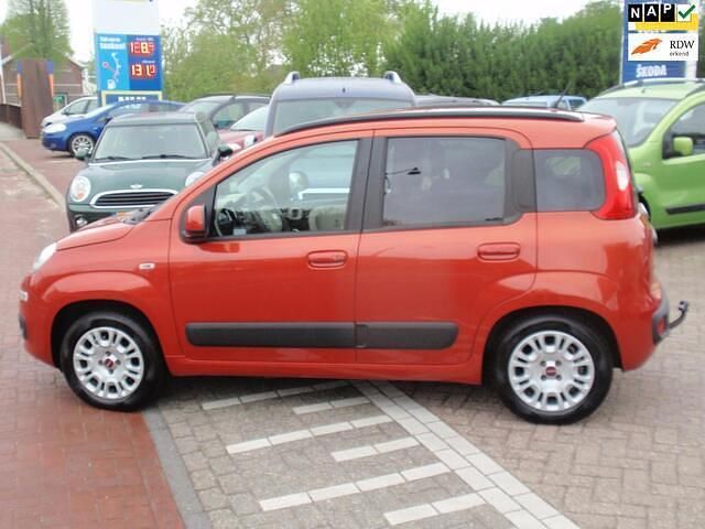 Rood Gebruikt 2012 Fiat Panda Hatchback | € 3.950 (Duur) - Afbeelding 1/4