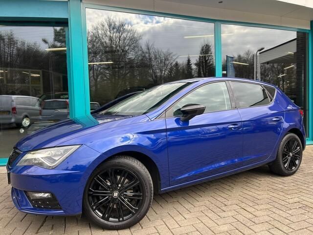 Blauw Gebruikt 2018 Seat Leon Sport Hatchback | € 15.900 (Eerlijke prijs) - Afbeelding 1/4