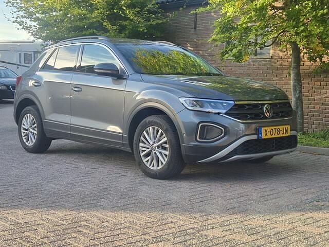 Grijs Gebruikt 2022 VW T-Roc Business SUV | € 25.850 (Goede deal) - Afbeelding 1/4