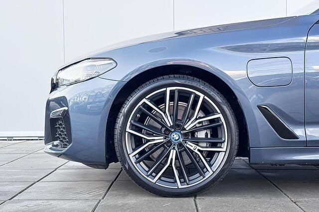 Occasion BMW 545e Executive 394 PK (289 kW) 2023 Blauw (metallic) Sedan