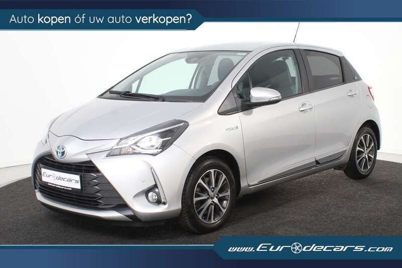 Zilver Gebruikt 2020 Toyota Yaris Hybrid Hatchback | € 16.400 (Super prijs) - Afbeelding 1/4