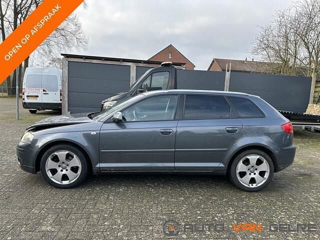 Grijs Occasion 2004 Audi A3 Sportback Hatchback | € 1.750 (Super prijs) - Afbeelding 1/4