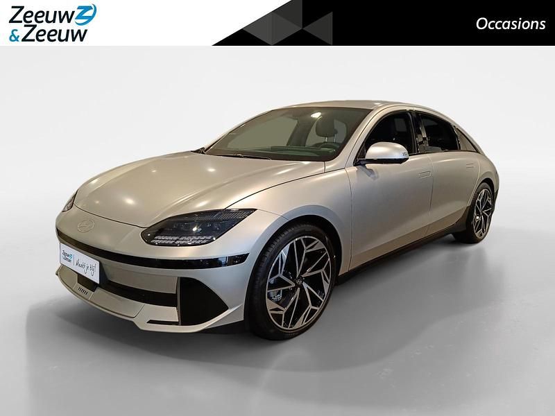 Gravity gold matte metallic/gravity gold metallic matte (w3t) Nieuw 2026 Hyundai Ioniq 6 Sedan | € 44.900 (Eerlijke prijs) - Afbeelding 1/4