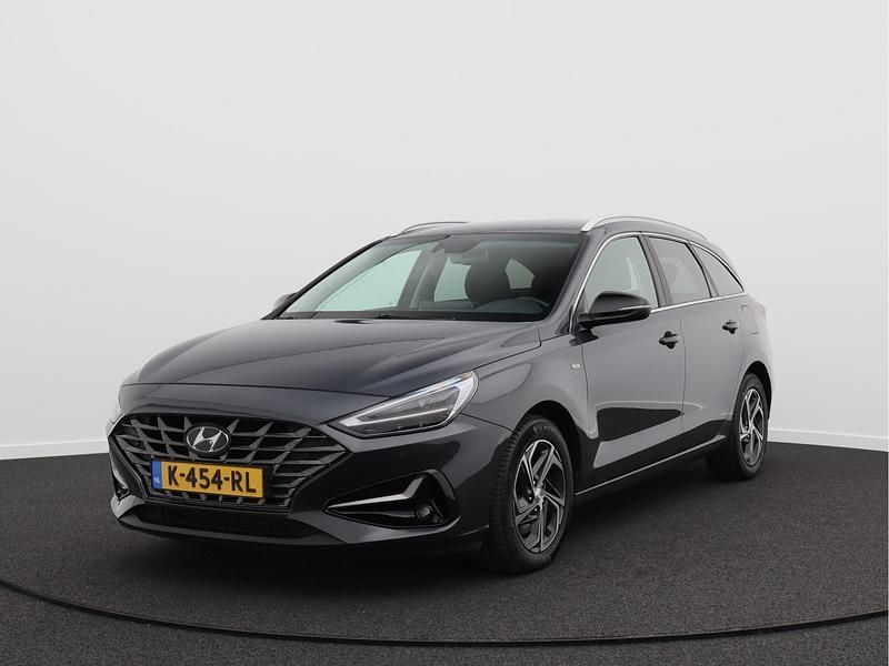 Grijs Occasion 2021 Hyundai i30 Premium Stationwagen | € 18.950 (Goede deal) - Afbeelding 1/4