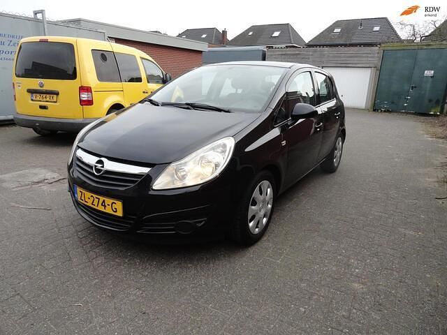 Zwart Occasion 2009 Opel Corsa Selection Hatchback | € 2.450 (Eerlijke prijs) - Afbeelding 1/4