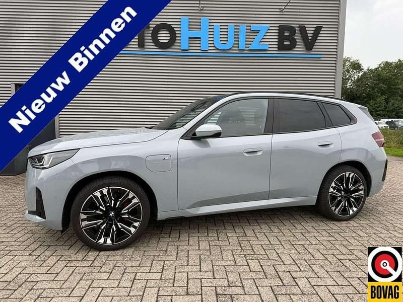 Grijs, metallic lak Gebruikt 2025 BMW X3 M Sport SUV | € 80.990 - Afbeelding 1/4