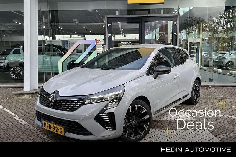 Grijs, metallic lak Occasion 2025 Renault Clio V Techno Hatchback | € 21.690 (Eerlijke prijs) - Afbeelding 1/4
