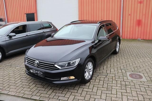 Zwart Gebruikt 2018 VW Passat Highline Stationwagen | € 18.450 (Eerlijke prijs) - Afbeelding 1/4