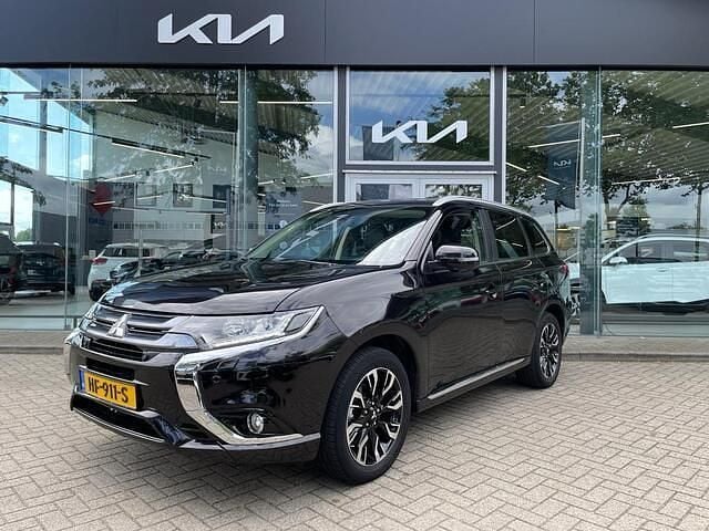 Zwart Gebruikt 2015 Mitsubishi Outlander Instyle SUV | € 15.250 (Eerlijke prijs) - Afbeelding 1/4
