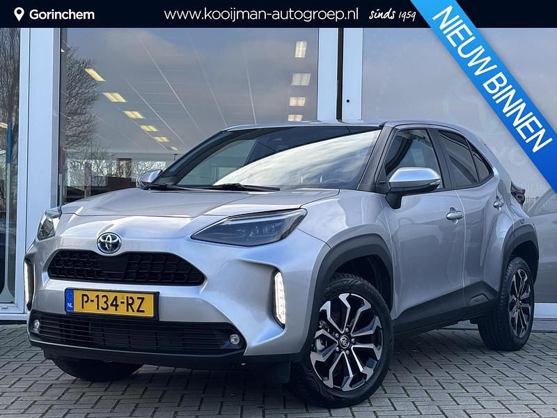 Grijs Occasion 2022 Toyota Yaris Cross Edition SUV | € 25.900 (Goede deal) - Afbeelding 1/4