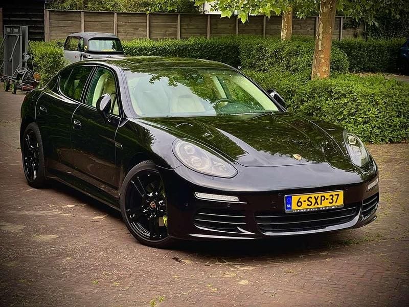 Zwart Gebruikt 2013 Porsche Panamera Sport Sedan | € 25.985 (Eerlijke prijs) - Afbeelding 1/4