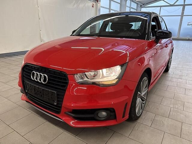 Rood Occasion 2014 Audi A1 Sportback Admired Hatchback | € 7.995 (Super prijs) - Afbeelding 1/4