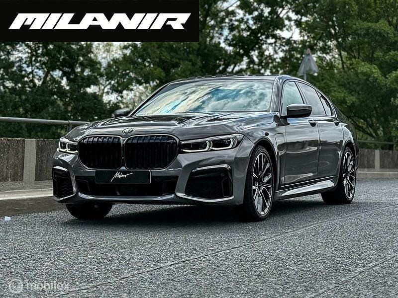 Grijs Gebruikt 2020 BMW 745 M Sport Sedan | € 49.945 (Eerlijke prijs) - Afbeelding 1/4