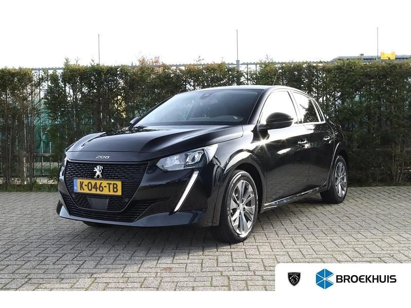 Zwart Gebruikt 2021 Peugeot e-208 Allure Hatchback | € 14.895 (Eerlijke prijs) - Afbeelding 1/4