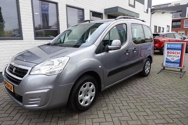 Grijs Occasion 2017 Peugeot Partner Tepee Active MPV | € 10.950 (Eerlijke prijs) - Afbeelding 1/4