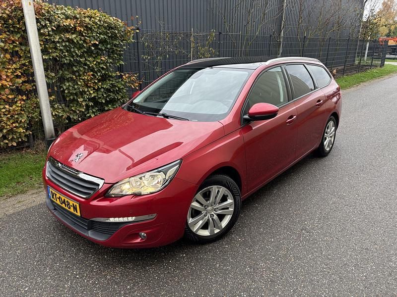 Occasion Peugeot 308 112 PK (82 kW) 2018 Rood Stationwagen