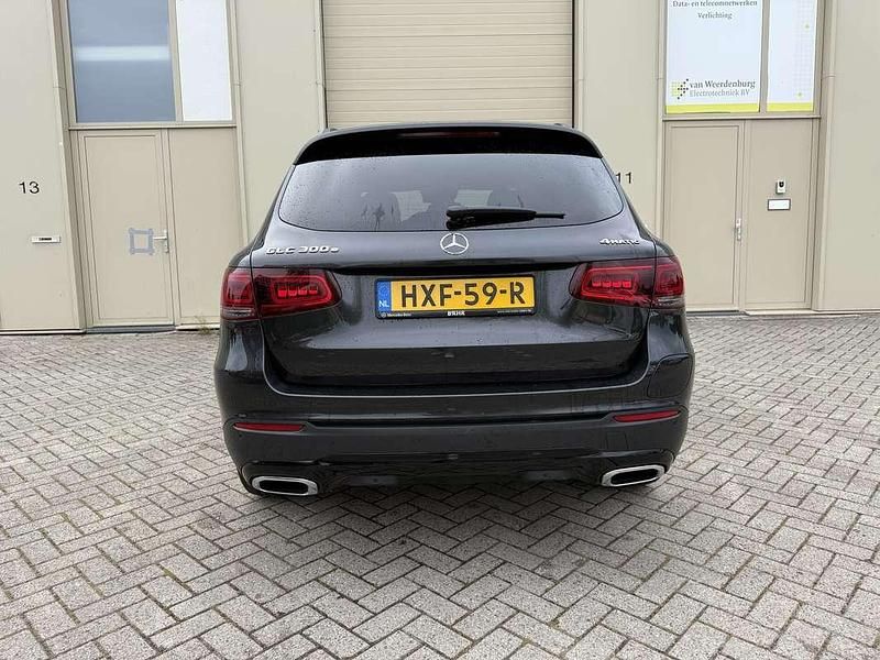 Occasion Mercedes GLC300e AMG 211 PK (155 kW) 2020 Grijs Stationwagen