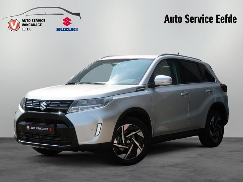 Grijs Gebruikt 2025 Suzuki Vitara Style SUV | € 28.699 (Eerlijke prijs) - Afbeelding 1/3