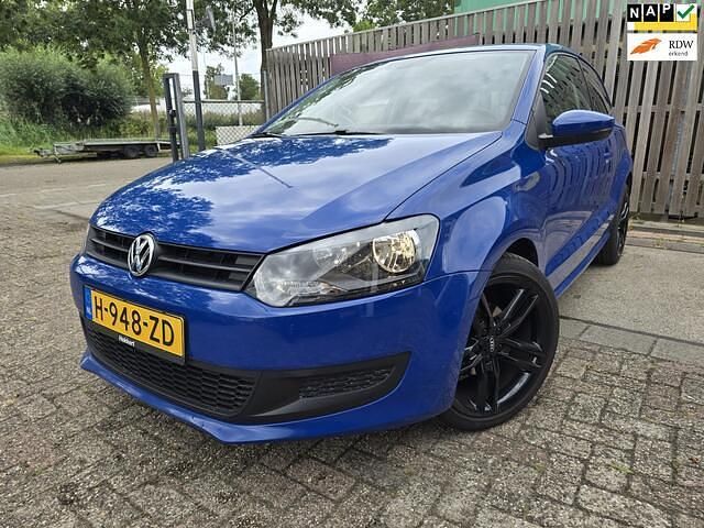 Blauw Gebruikt 2010 VW Polo Hatchback | € 3.499 (Eerlijke prijs) - Afbeelding 1/4
