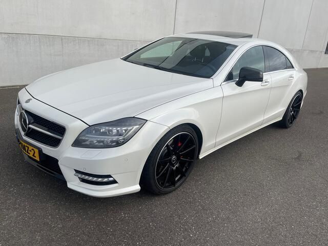 Wit Gebruikt 2011 Mercedes CLS350 AMG line Sedan | € 15.950 (Goede deal) - Afbeelding 1/4