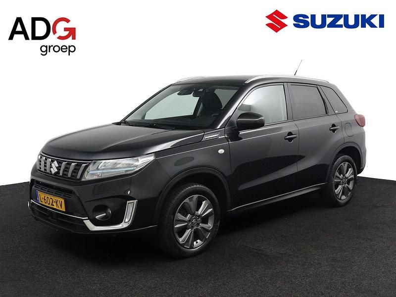 Zwart Gebruikt 2021 Suzuki Vitara SUV | € 22.400 (Iets duurder) - Afbeelding 1/4