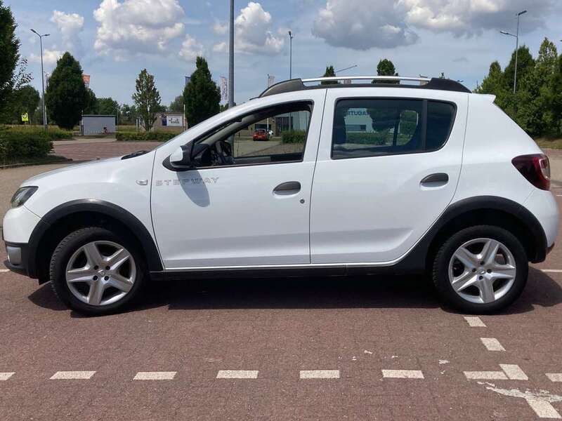 Wit Gebruikt 2015 Dacia Sandero Stepway Hatchback | € 7.100 (Eerlijke prijs) - Afbeelding 1/4
