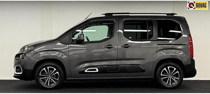Grijs Gebruikt 2019 Citroën Berlingo PureTech MPV | € 19.995 (Eerlijke prijs) - Afbeelding 1/3