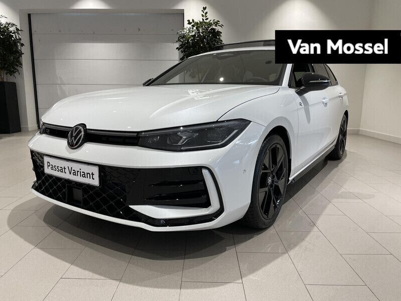 Wit Nieuw 2024 VW Passat Comfortline Stationwagen | € 66.200 - Afbeelding 1/4