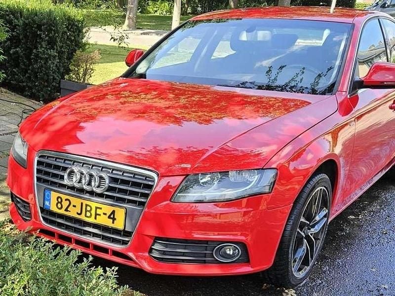 Rood Gebruikt 2009 Audi A4 Sedan | € 6.000 (Eerlijke prijs) - Afbeelding 1/4