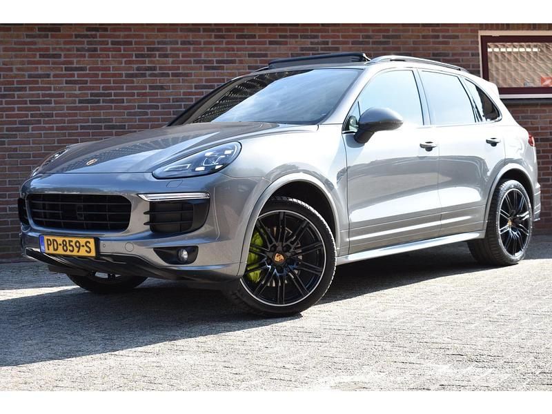 Grijs Gebruikt 2016 Porsche Cayenne Platinum Edition SUV | € 37.949 (Eerlijke prijs) - Afbeelding 1/4