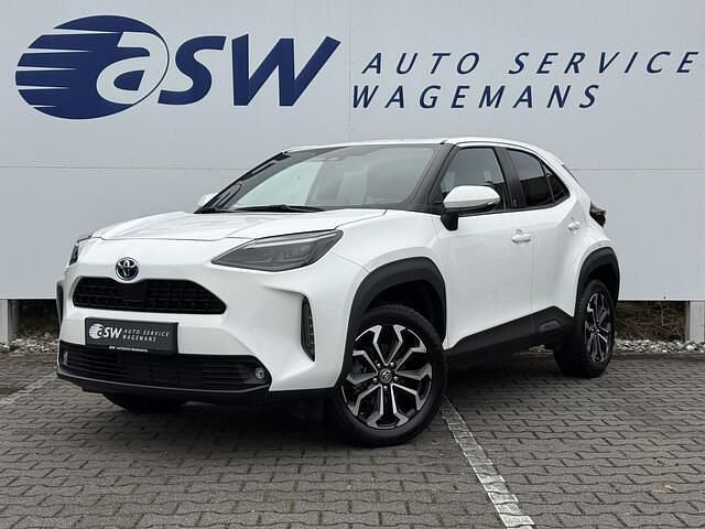 Grijs Gebruikt 2023 Toyota Yaris Cross Team SUV | € 27.950 (Eerlijke prijs) - Afbeelding 1/4