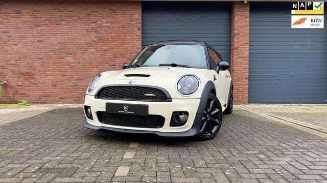 Wit, metallic lak Gebruikt 2009 Mini John Cooper Works Clubman Stationwagen | € 5.249 (Goede deal) - Afbeelding 1/4