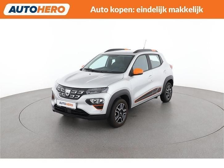 Occasion Dacia Spring Comfort Plus 33 kW (45 PK) 2022 Grijs Hatchback