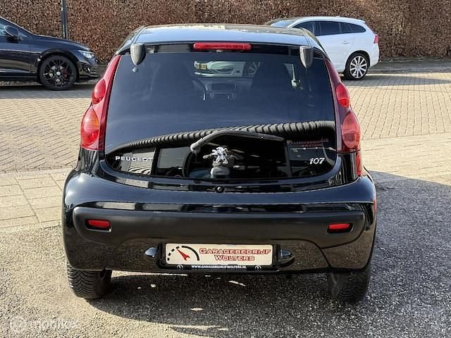 Occasion Peugeot 107 Envy 2014 Zwart (metallic) Hatchback