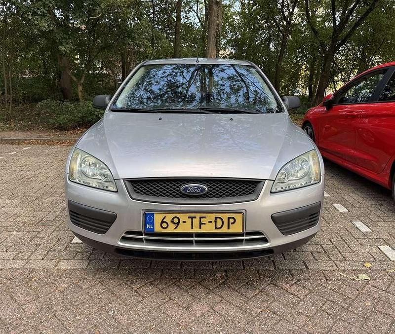 Gebruikt 2006 Ford Focus Sport Sedan | € 3.000 (Eerlijke prijs) - Afbeelding 1/4