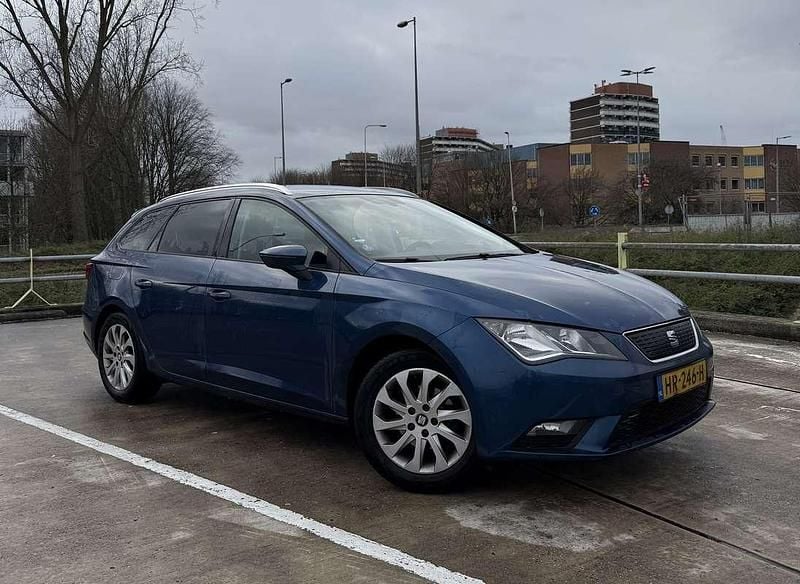 Blauw Gebruikt 2016 Seat Leon Stationwagen | € 7.300 (Goede deal) - Afbeelding 1/4