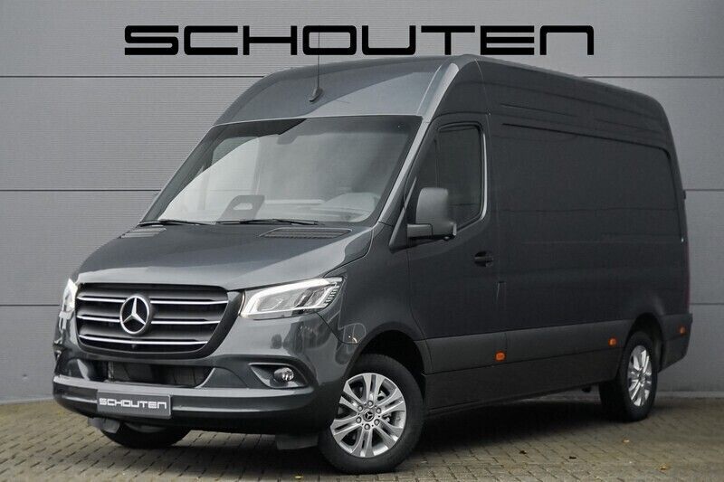 Grijs Nieuw 2024 Mercedes Sprinter Van | € 59.900 - Afbeelding 1/3