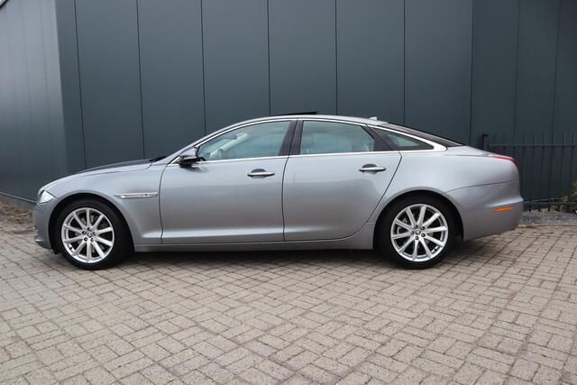 Occasion Jaguar XJ Luxury 241 PK (177 kW) 2013 Grijs Sedan
