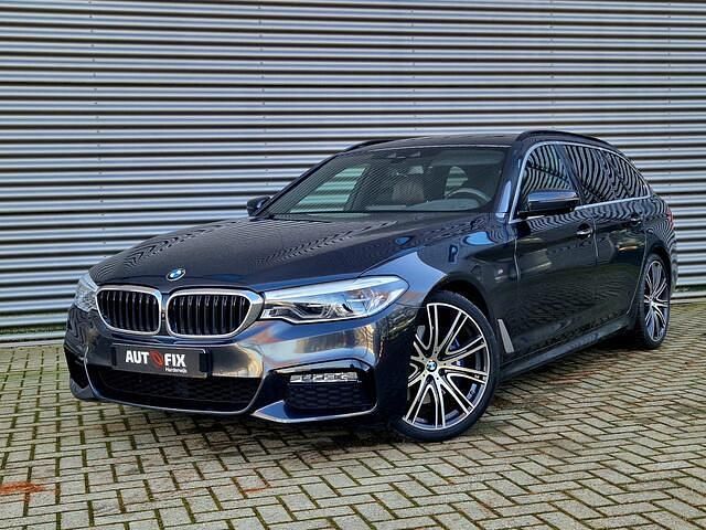 Grijs Gebruikt 2017 BMW 530 Executive Stationwagen | € 33.950 - Afbeelding 1/4