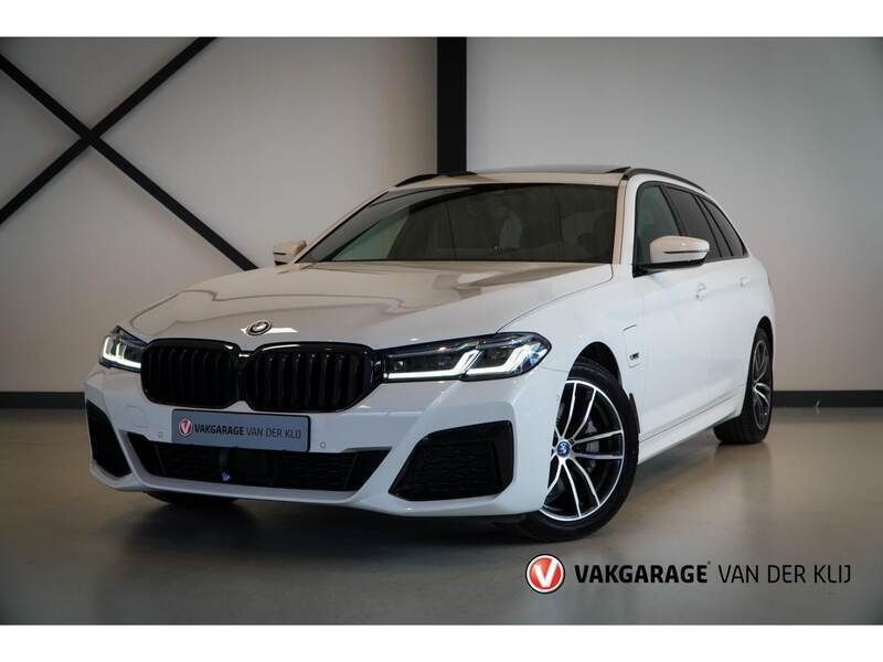 Wit Gebruikt 2022 BMW 530 M Sport Stationwagen | € 46.950 (Eerlijke prijs) - Afbeelding 1/4